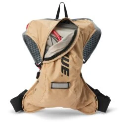 Uswe Vertical Hydration Pack 4L 10 Uswe Vertical Hydration Pack 4L -Sports Energy Supplement Store Vertical 4 Sandstorm USWE Hydration Backpack Main Compartment